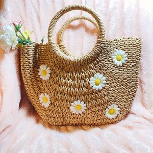 Handmade straw daisy beach bag purse